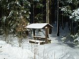 Turistický přístřešek u turistické trasy na tisícovky Čerchov a Skalka.