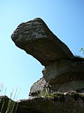 Zajímavé kamenné útvary na skalce poblíž geodetického bodu na Milíři.