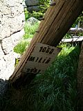 Skalka poblíž geodetického bodu na Milíři byla již v minulosti označena jako tisícovka. Nejvyšší místo vrcholu se však nachází přibližně 130 m SSV.