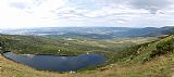 Panorama z úbočí Stříbrného hřbetu směrem do Polska přes Wielki Staw.