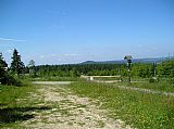 Cesta z Božího Daru na Fichtelberg - pohled na Božídarský Špičák.