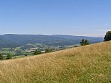 Pohled z Hážovických dílů na vrcholy Radhoště, Radegasta a Čertova mlýna.