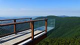 Skywalk a Nořičí hora ze Stezky Valaška na Tanečnici - Z vrcholu.