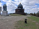 V rámci dalšího putování po Stezce Via Czechia mě kroky dovedly po čase opět na hřebeny Moravskoslezských Beskyd, tentokrát s Kokosem. Na vrcholu Radhošť