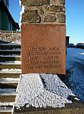 Detail památníku TGM u Masarykovy chaty na vrcholové plošině tisícovky Šerlich - JV vrchol.
