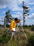 Geodetické měření výškových poměrů v oblasti Smrku a Travné hory se uskutečnilo 29. a 30.8.2009.