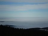 Inverzní oblačnost z vrcholu Boubína při pohledu na severovýchod.