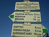 Detail turistického značení v obci Filipova huť. Zde je chybně uvedena nadmořská 1193 m. Správně má být 1093 m. Přesto je toto krásné místo nejvýše položenou obcí v České republice.