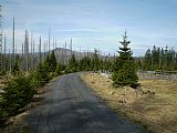 Malý a Velký Roklan z přístupové cesty k bývalé Roklanské nádrži poblíž Medvědí hory - J vrcholu.