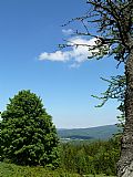 Pohled na Srní z bývalé vesnice Zelená Hora na úbočí Oblíku.