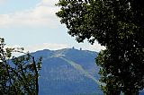 Výhled z vrcholu Pancíře na německý Velký Javor (1456 m).