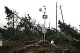 Bezobslužná automatická meteorologická stanice umístěná dne 29.8.2007 na vrcholu šumavské tisícovky Polom - JV vrchol.