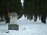 U kamenného trojmezníku u turistické trasy na Boubín končí nebo začíná hřebenová tůra přes tisícovky Větřín, Solovec - JZ vrchol a Solovec - J vrchol.