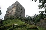 Zřícenina hradu na vrcholu tisícovky Vítkův kámen.