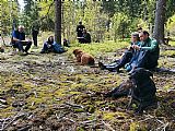 Svačinová pauza u Božích muk nedaleko vrcholu Vysokém hřbetu - Setkání tisícovkářů Keply 2024.
