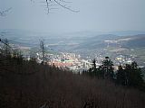Město Prachatice z jižního svahu Vulovického vrchu (961 m), nedaleko tisícovky Libín.