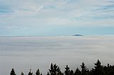 Z rozhledny na vrcholu Libín: pohled na vrchol Kleť v Blanském lese.